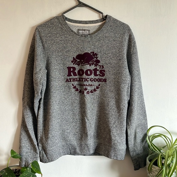 Roots salt and pepper crew neck sweater, size medium. - Picture 1 of 3